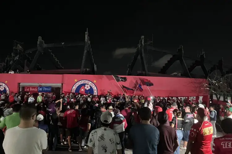 ¡Regresó la fiesta! Afición del Tiburón se reúne a celebrar aniversario (VIDEO)
