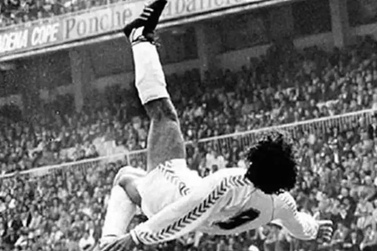 A 35 años del gol más hermoso de Hugo Sánchez ante Logroñés (VIDEO)