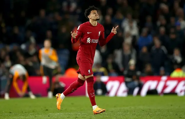 Luis Díaz regresa seis meses después con el Liverpool