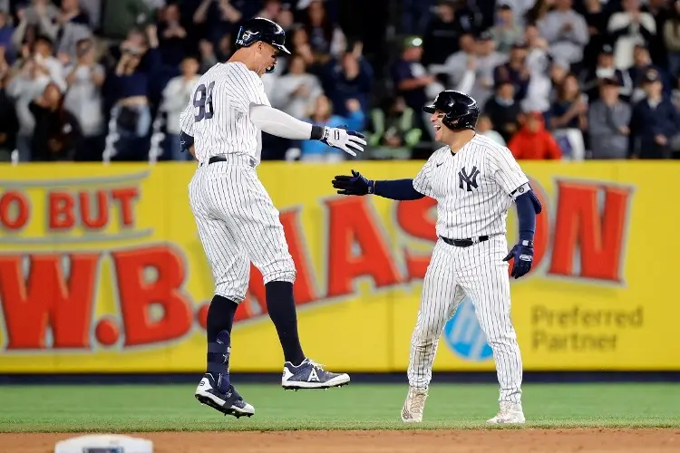 Mexicano guía triunfo de los Yankees