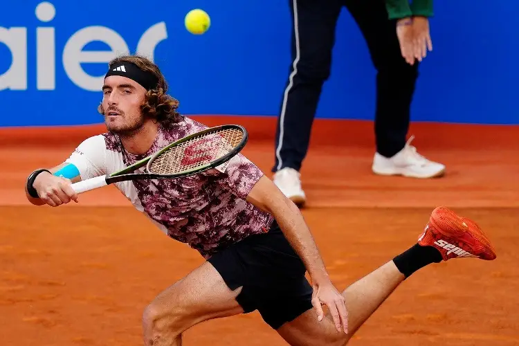 Tsitsipas se mete a Semifinales en el Abierto de Barcelona