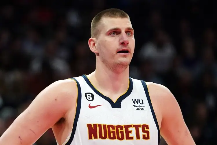 NBA: Jokic encarrila el pase de ronda de los Nuggets