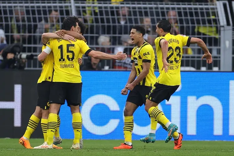 Borussia Dortmund golea y es nuevo líder en la Bundesliga