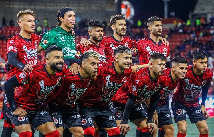 Sancionan a Xolos por riña de su afición