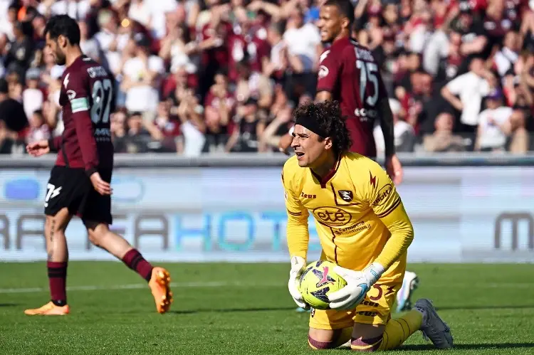 Ochoa y Salernitana van a renovar