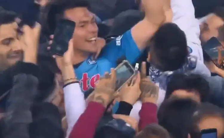 ¡Todos con el Chucky en el festejo de Napoli campeón! (VIDEO)