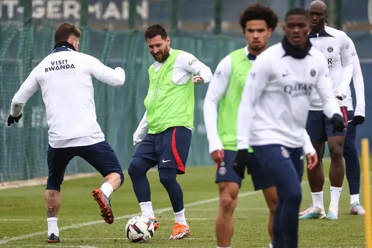 Messi vuelve a entrenar con el PSG tras ser sancionado 
