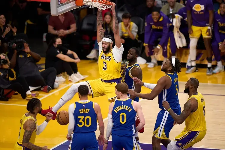 Lakers van a la Final del Oeste en la NBA