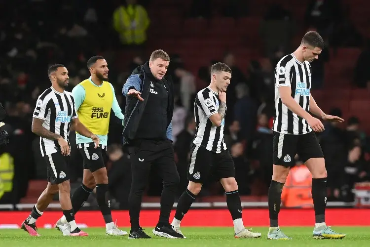 Newcastle se aferra a la Champions League