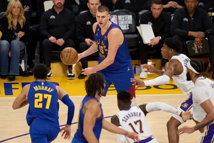 NBA: Nuggets ganan de nuevo y ponen a los Lakers a un paso del abismo