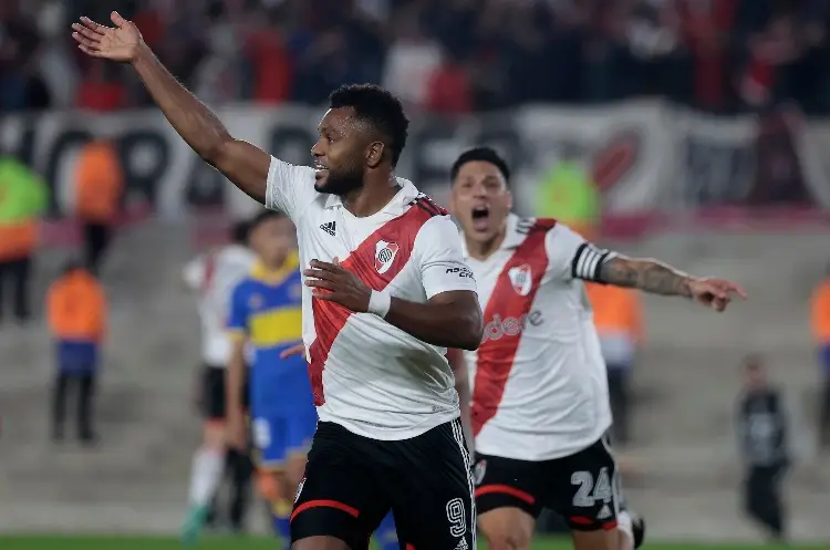 River Plate no suelta el liderato de Argentina