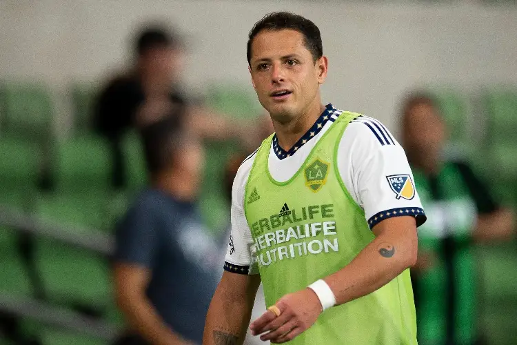 Galaxy le dedica empate al 'Chicharito'