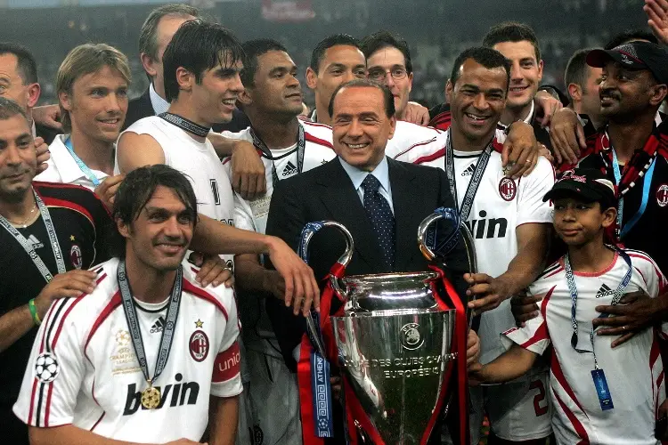 AC Milan lamenta la muerte de su ex dueño Silvio Berlusconi