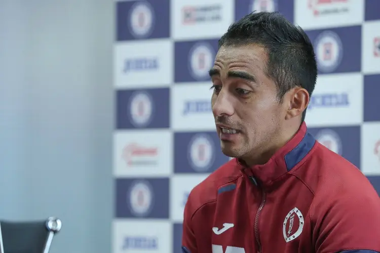 Rafa Baca se va de Cruz Azul y nadie más lo quiere en la Lga MX