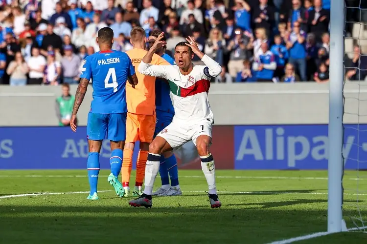 Cristiano anota en su juego 200 y Portugal gana