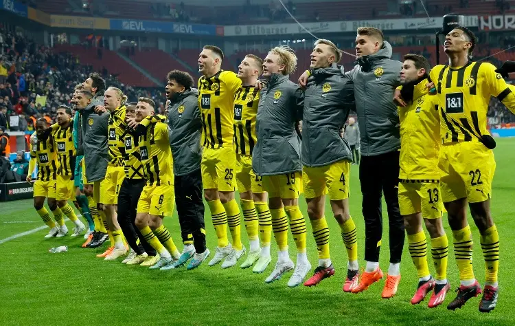 Bayern Múnich le quita un futbolista al Borussia Dortmund