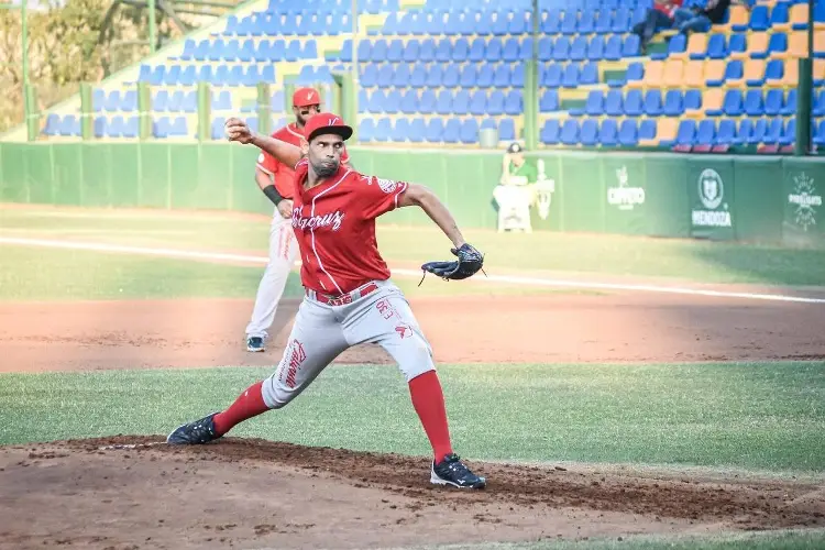 El Águila vuelve a pegar y gana serie en Durango