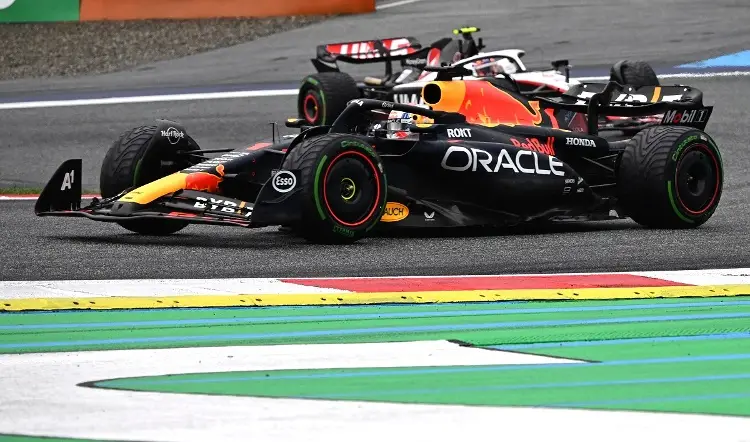 Verstappen gana el sprint de Austria por delante de 'Checo'