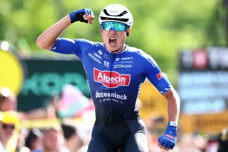 Tour de Francia: Philipsen gana etapa, Adam Yates sigue de líder
