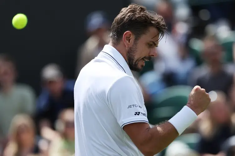 Wawrinka avanza en Wimbledon y va ante Djokovic