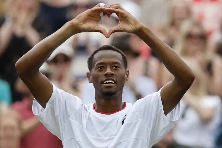 Eubanks sorprende y vence a Tsitsipas en Wimbledon