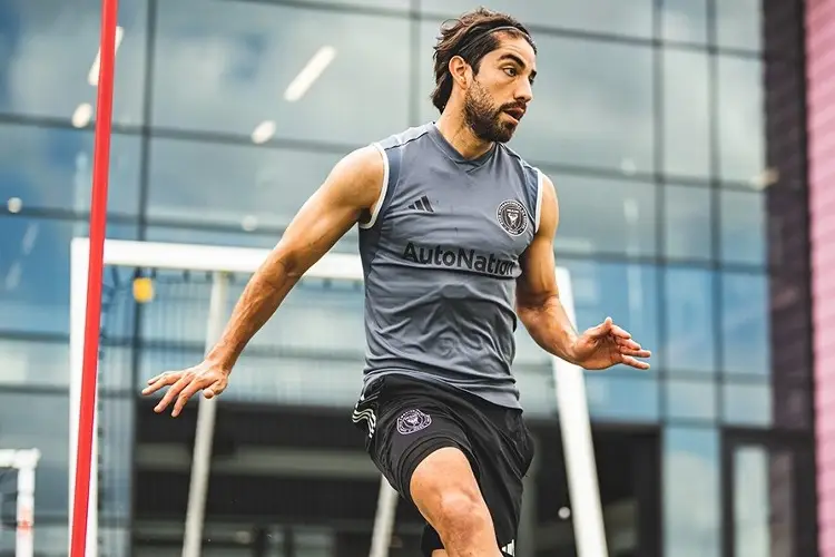 Pizarro tiene todo listo para jugar en Europa