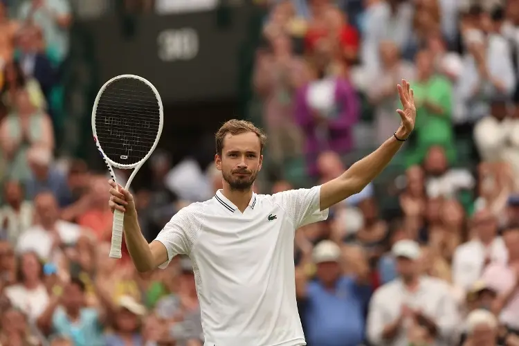 Medvedev jugará semifinales en Wimbledon
