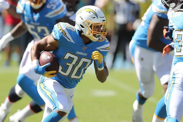 Corredor de Chargers molesto porque suplentes ganan más que él
