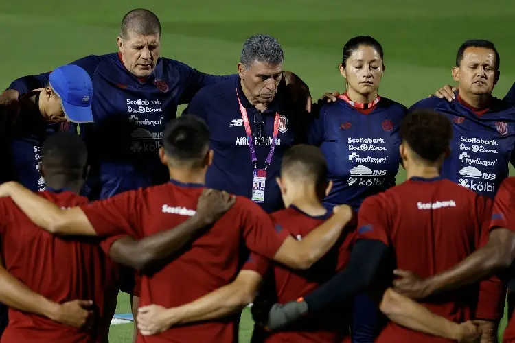 Costa Rica despide a su DT tras fracaso en Copa Oro