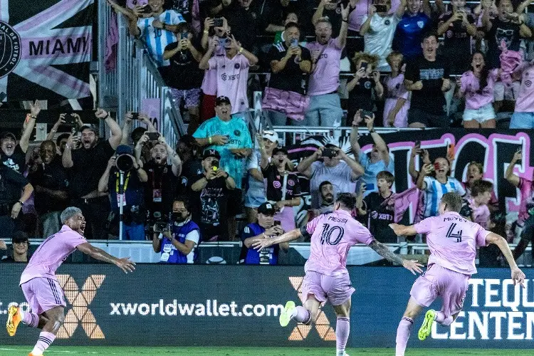 El golazo que le hizo Messi al Cruz Azul