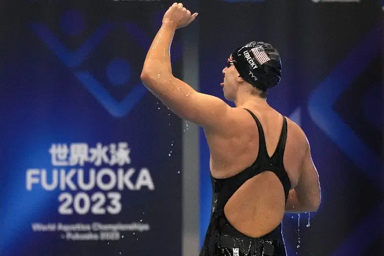 Ledecky la reina de los 1,500 en Mundial de Natación