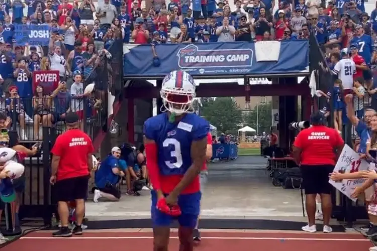 Damar Hamlin es aclamado en práctica de Bills tras sufrir paro cardíaco (VIDEO)