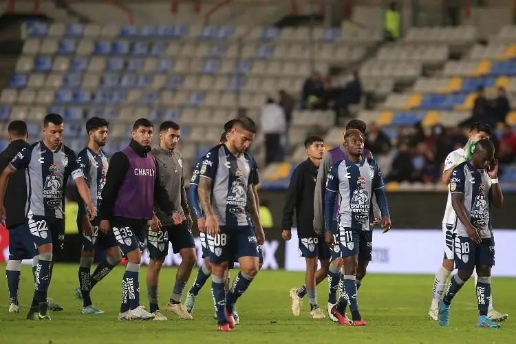 Se va una estrella de Pachuca por descontento con Almada 