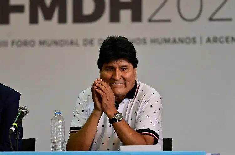 Jugadores denuncian a Evo Morales por falta de pagos en su equipo