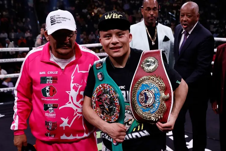 El mexicano ‘Pitbull’ Cruz vence al estadounidense Cabrera