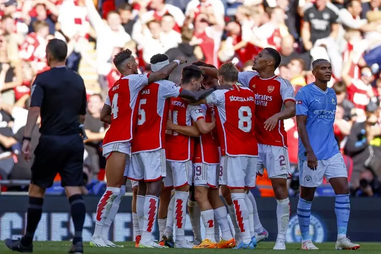 Arsenal es campeón de la Community Shield con un final de locura