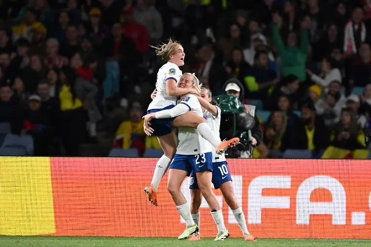 Inglaterra remonta y elimina a Colombia del Mundial
