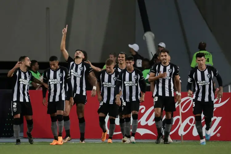Botafogo continúa intratable en la liga brasileña