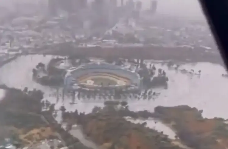 ¡Estadio de los Dodgers inundado por Hilary! (VIDEO)