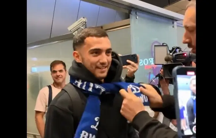 Luis Chávez llega a Rusia y lo recibe el Dynamo (VIDEO)