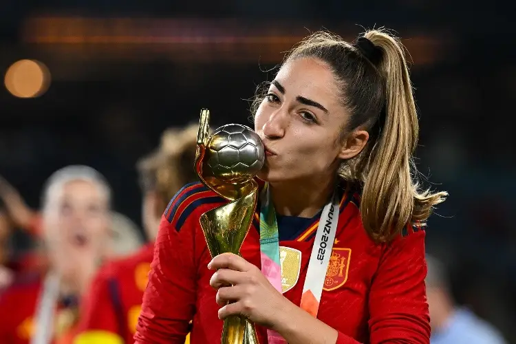Jugadora que anotó el gol del título para España reitera su apoyo a Jenni Hermoso