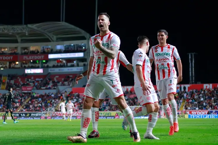 Necaxa despide a su entrenador