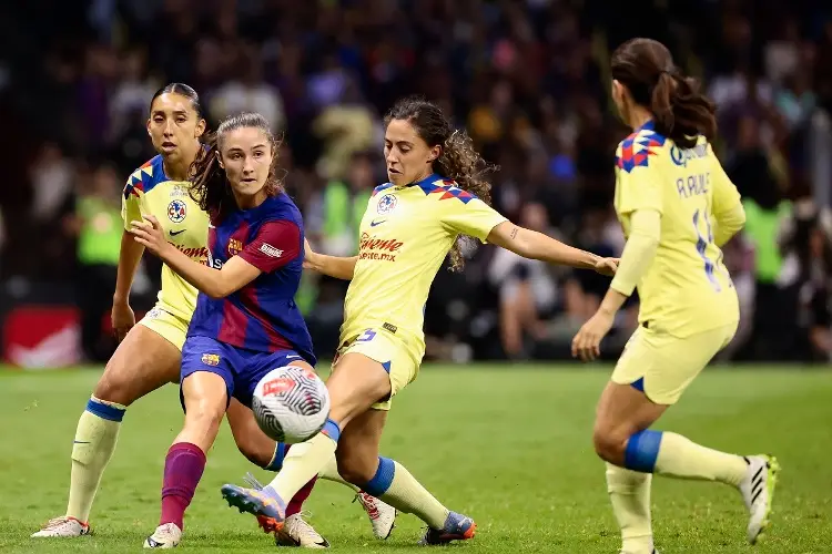 Barcelona celebra en el Azteca venciendo al América