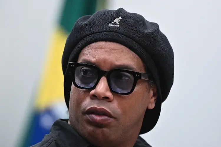 Ronaldinho dice que su nombre fue usado indebidamente en una estafa