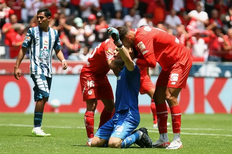 ¡Hasta el portero metió gol! Toluca destroza a Pachuca 