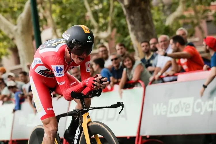 Ganna vuela en Valladolid, pero Kuss mantiene liderato en Vuelta de España
