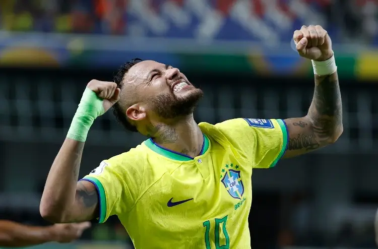 Neymar rompe histórico récord de Pelé (VIDEOS)
