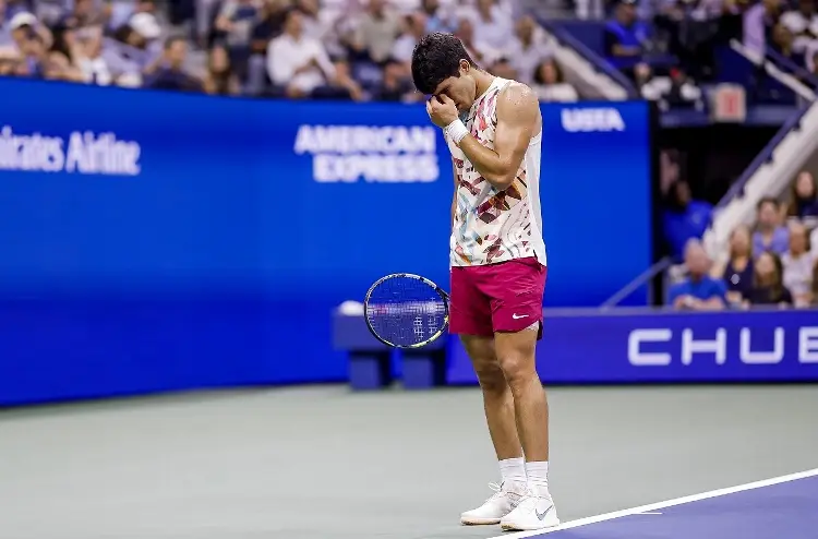 Alcaraz pierde ante Medvedev y no enfrentará a Djokovic por el título