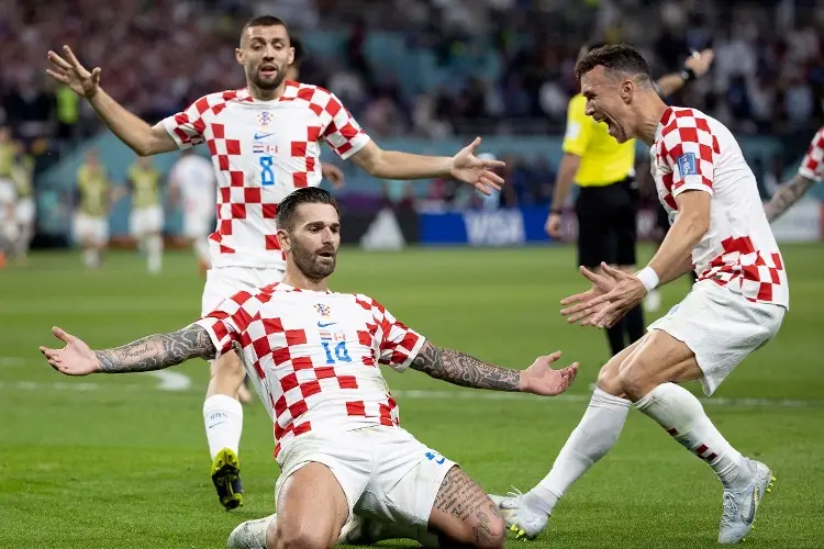 Croacia gana y toma el liderato de su grupo rumbo a la Euro