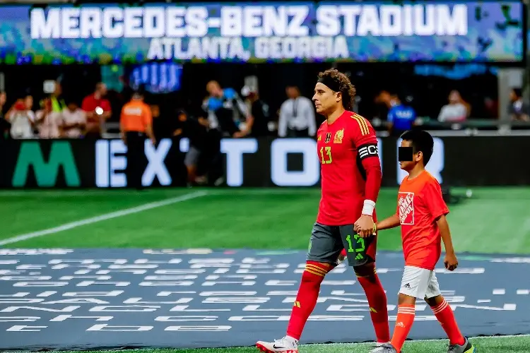 Álvaro Morales revienta a Ochoa, lo define como 'un peligro' (VIDEO)